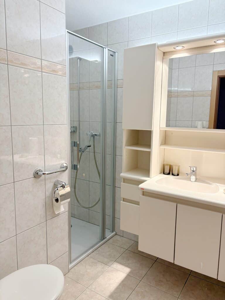 Facetune_22-12-2025-11-38-12