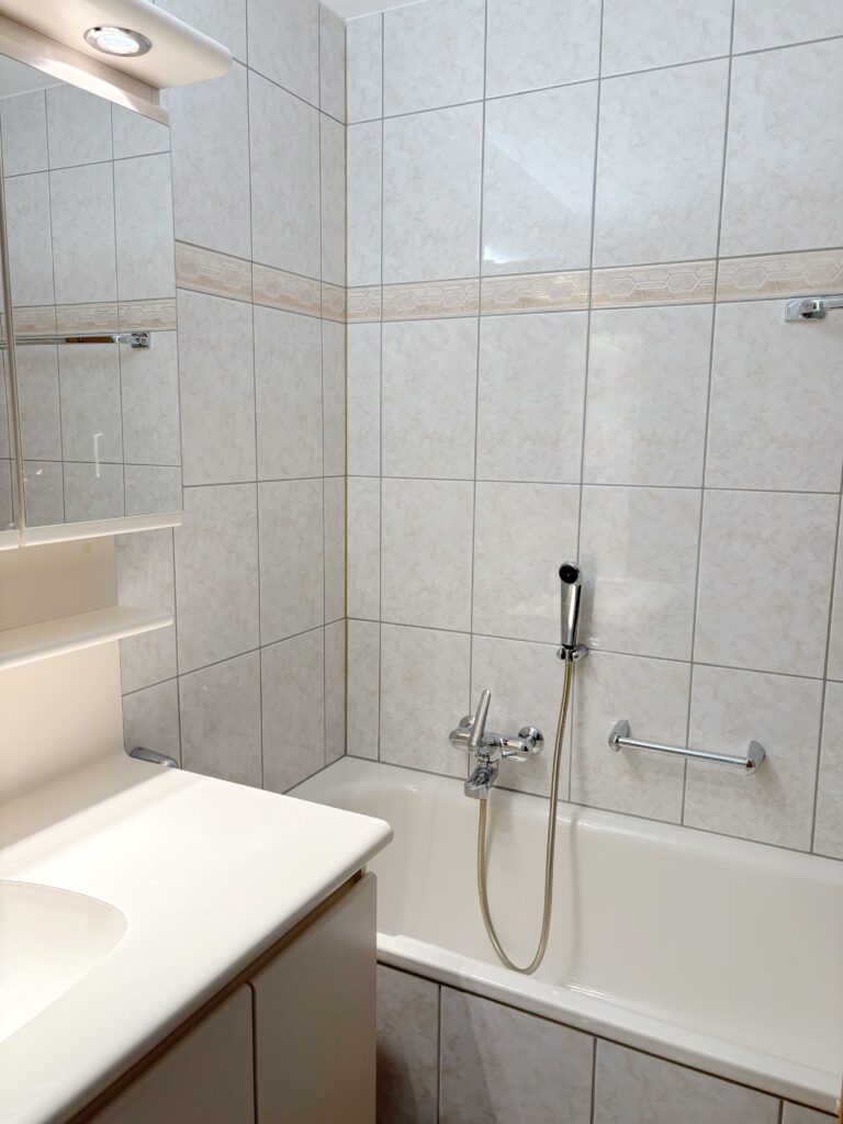 Facetune_22-12-2025-11-38-31