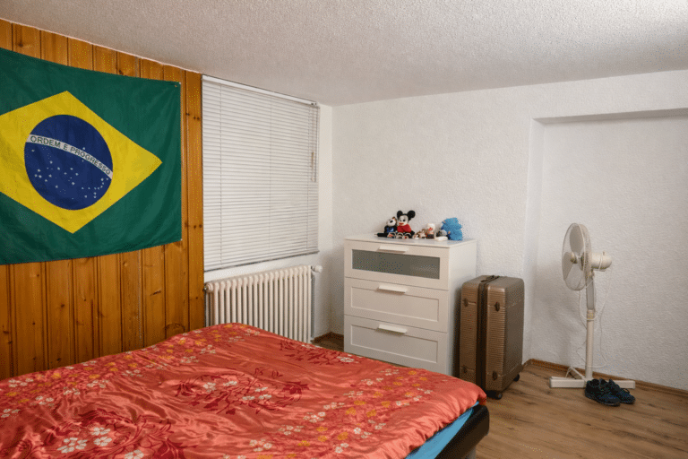 7CC443F9-F0A9-4A7E-AAFA-F50C23B08F1C